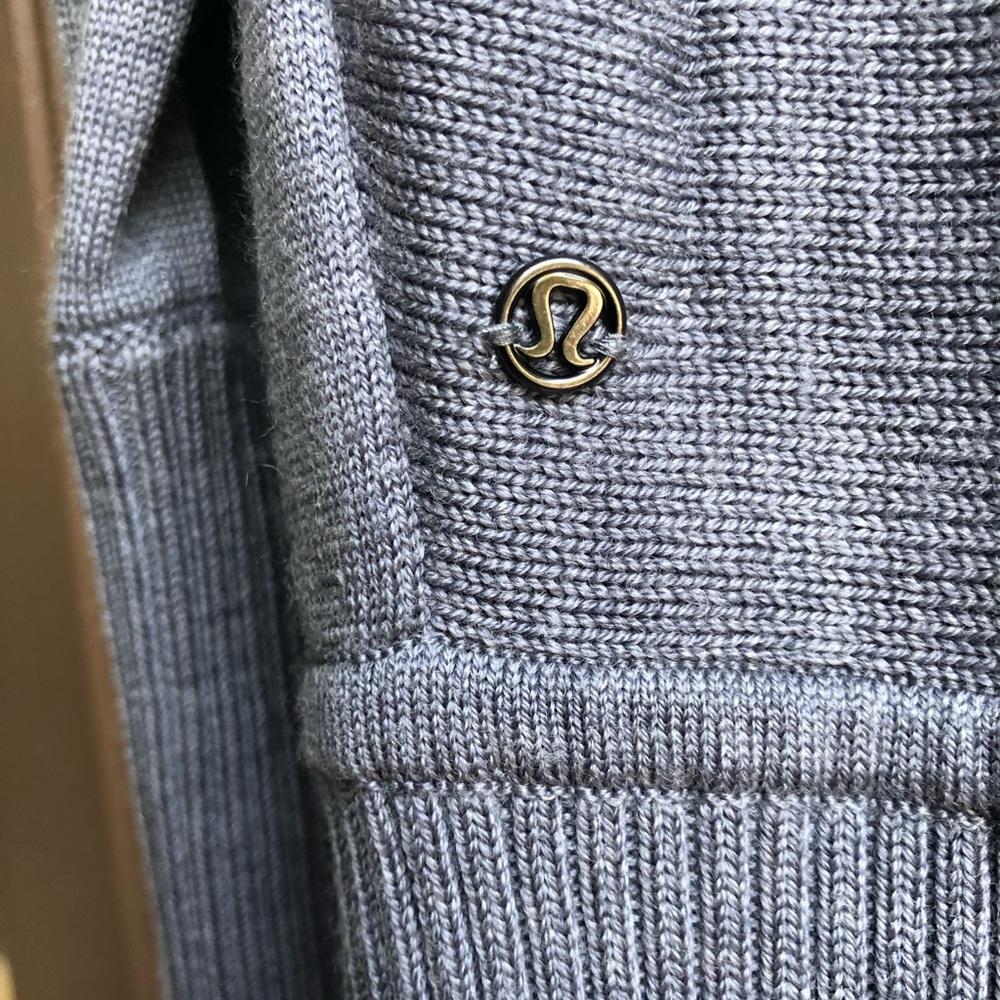 Lululemon grey sweater